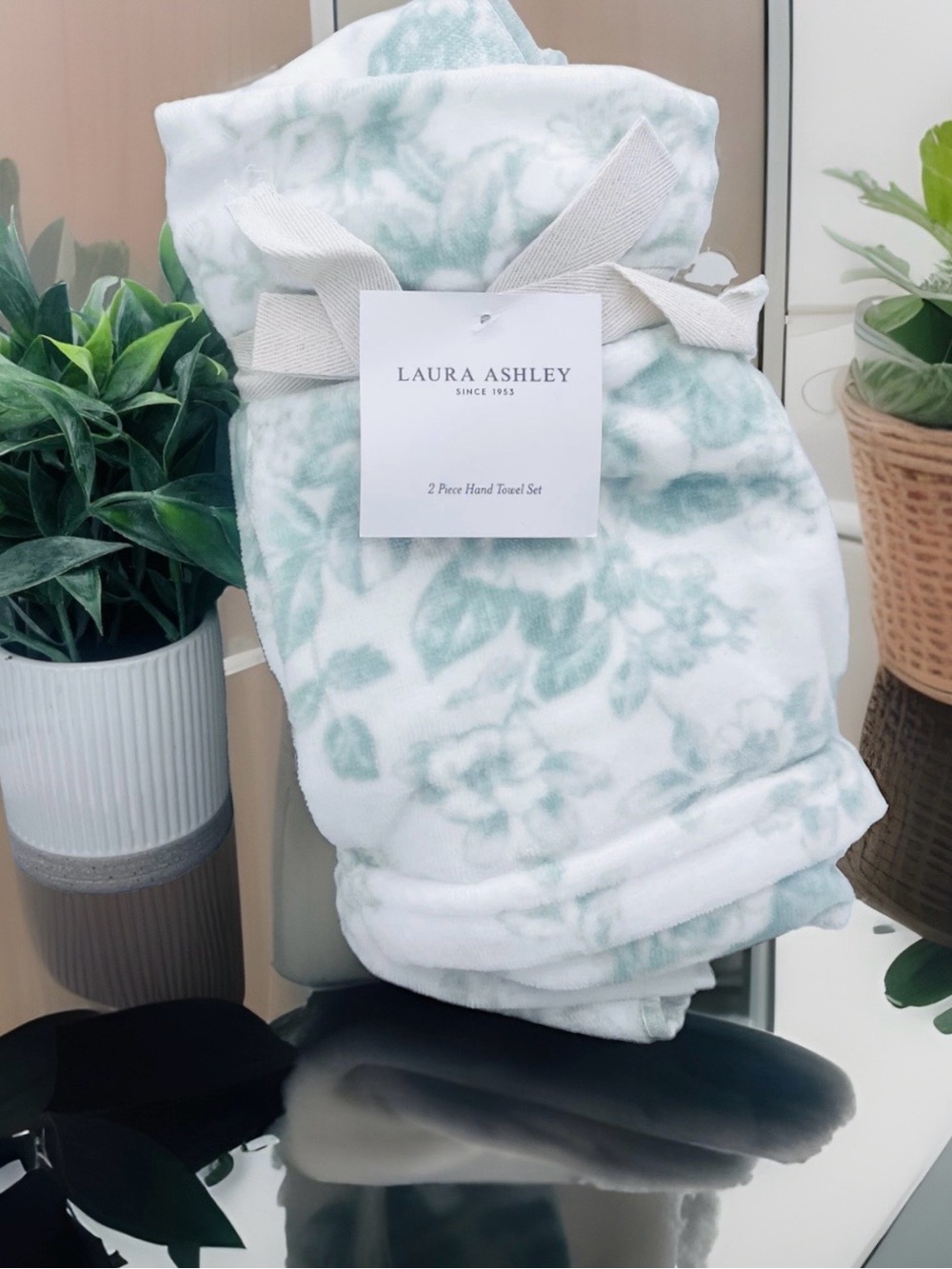 2 Laura Ashley Pale Green & White Floral Toile Velour Cotton HAND Towels NWT